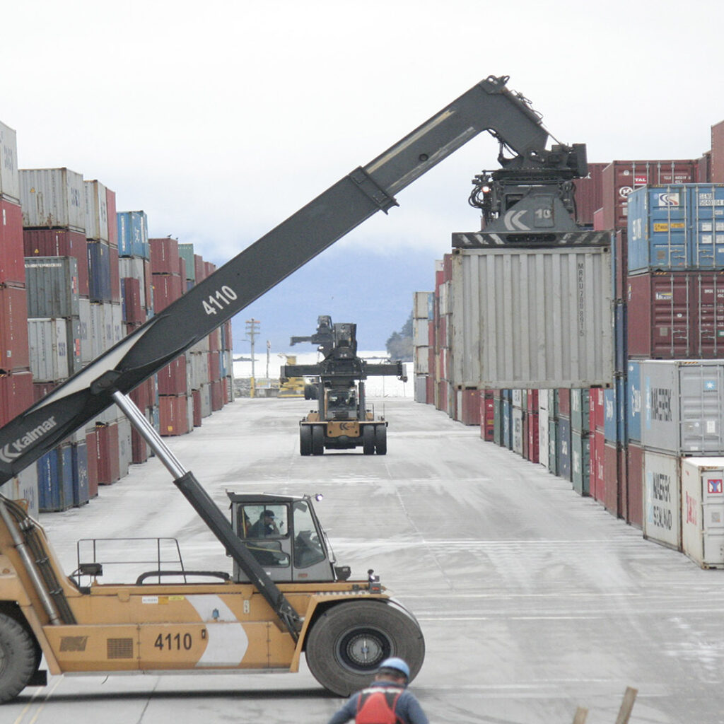 Fairview Container Terminal Expansion Top Pick Lifting Container