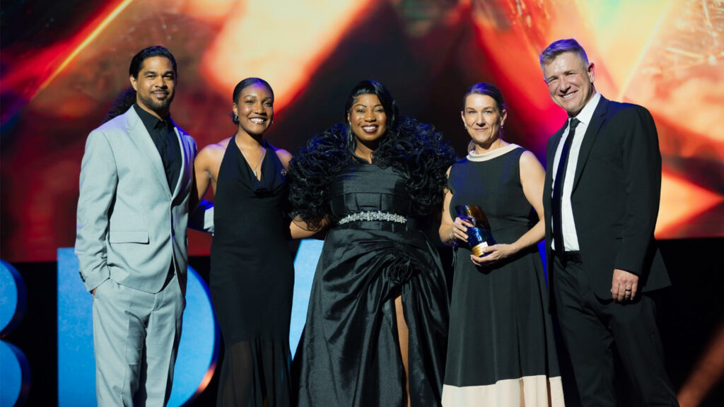 Amber Roberts (VP) Accepts Canadian Building Diversity Award on Behalf of Houle Electric